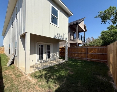 6702 S Lancaster Road - Photo Thumbnail 17