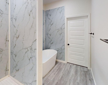 6702 S Lancaster Road - Photo Thumbnail 15