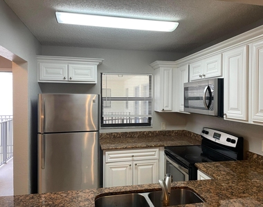 1440 Lake Crystal Drive - Photo Thumbnail 6