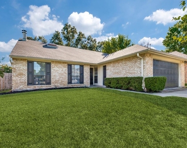305 Westover Drive - Photo Thumbnail 16