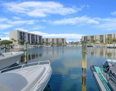 2727 N Ocean Boulevard - Photo Thumbnail 35