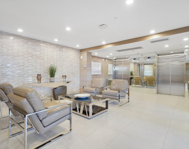 2727 N Ocean Boulevard - Photo Thumbnail 1