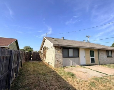 1624 E Park Boulevard - Photo Thumbnail 11