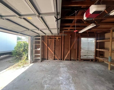 1624 E Park Boulevard - Photo Thumbnail 12