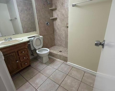 1624 E Park Boulevard - Photo Thumbnail 10