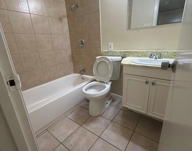 1624 E Park Boulevard - Photo Thumbnail 9