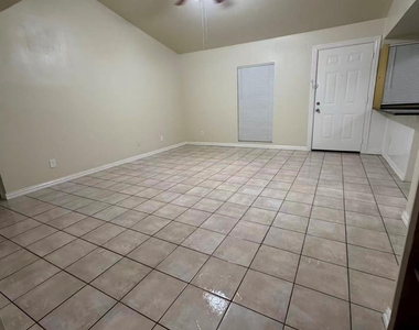 1624 E Park Boulevard - Photo Thumbnail 4