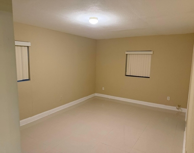 4011 Sw 28th Street - Photo Thumbnail 6
