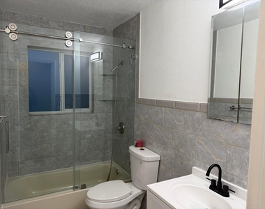 4011 Sw 28th Street - Photo Thumbnail 3