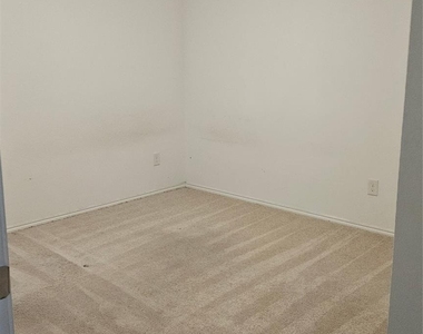 4178 Silverstein Street - Photo Thumbnail 3