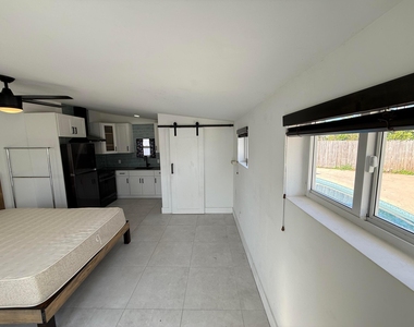 5814 Se Orange Blossom Trail S - Photo Thumbnail 3