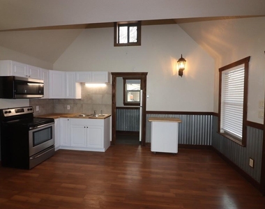 1800 Newport Road - Photo Thumbnail 4