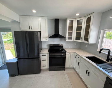 5814 Se Orange Blossom Trail - Photo Thumbnail 3