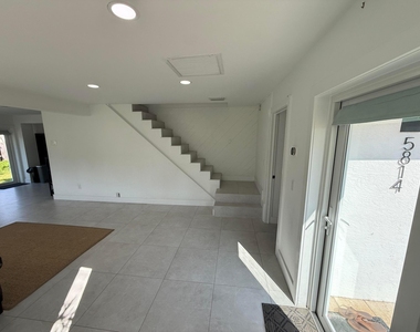 5814 Se Orange Blossom Trail - Photo Thumbnail 5