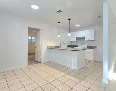 5017 Chapman Street - Photo Thumbnail 6