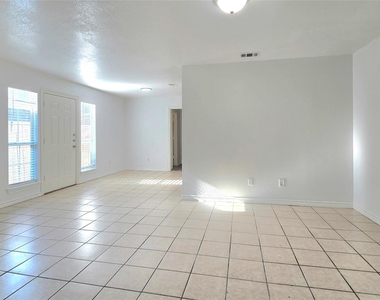 5017 Chapman Street - Photo Thumbnail 8