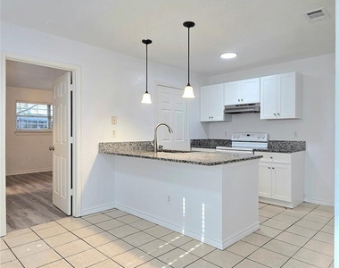 5017 Chapman Street - Photo Thumbnail 7