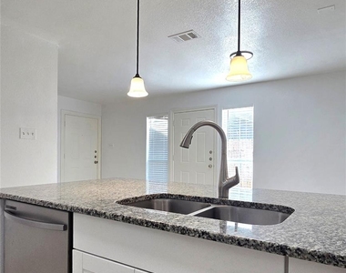 5017 Chapman Street - Photo Thumbnail 4