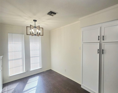 7308 Sanger Avenue - Photo Thumbnail 8