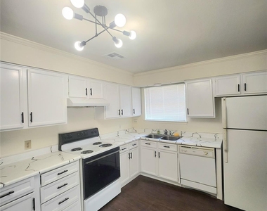 7308 Sanger Avenue - Photo Thumbnail 3