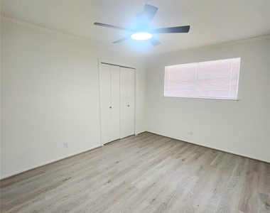 7308 Sanger Avenue - Photo Thumbnail 13