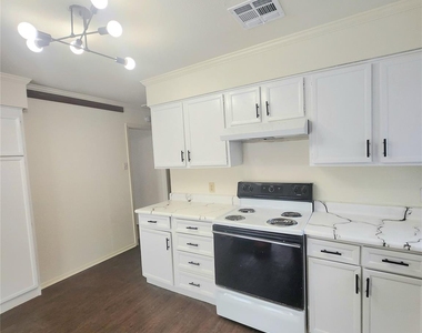 7308 Sanger Avenue - Photo Thumbnail 4