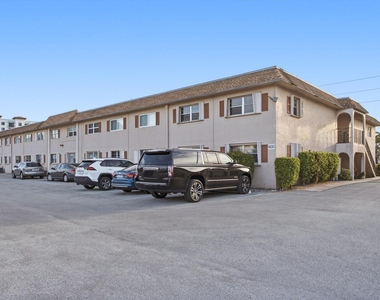 600 Sw 2nd Avenue - Photo Thumbnail 2