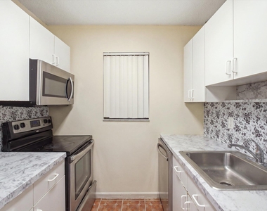600 Sw 2nd Avenue - Photo Thumbnail 8