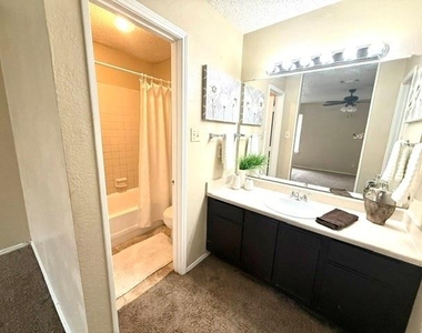 4316 Columbus Trail - Photo Thumbnail 10