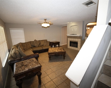 4360 Mesa Drive - Photo Thumbnail 10
