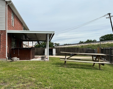 4360 Mesa Drive - Photo Thumbnail 32
