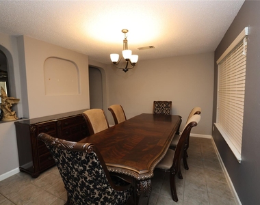 4360 Mesa Drive - Photo Thumbnail 4
