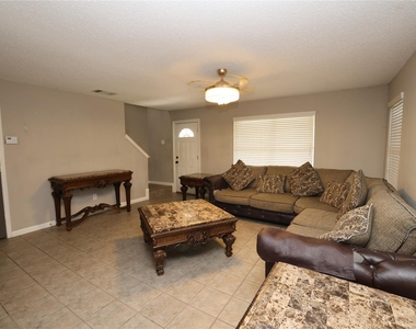 4360 Mesa Drive - Photo Thumbnail 6