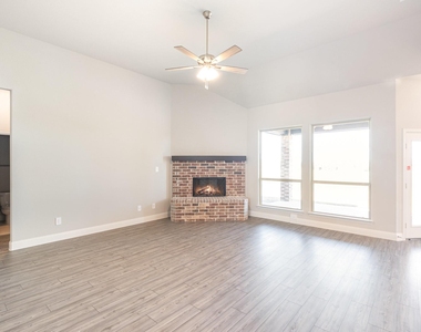 720 Candace Drive - Photo Thumbnail 4