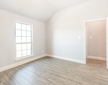 720 Candace Drive - Photo Thumbnail 20
