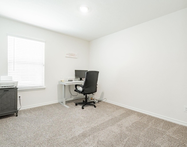 555 Delaware Road - Photo Thumbnail 4