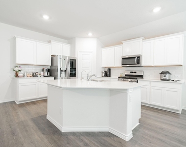 555 Delaware Road - Photo Thumbnail 15