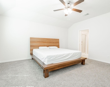 555 Delaware Road - Photo Thumbnail 24