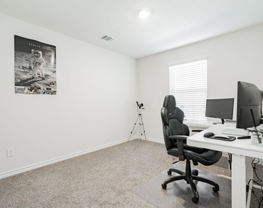 555 Delaware Road - Photo Thumbnail 7