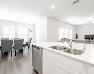 555 Delaware Road - Photo Thumbnail 19