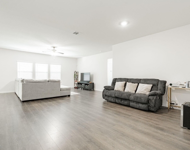 555 Delaware Road - Photo Thumbnail 9