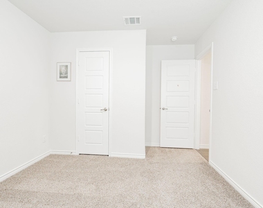 555 Delaware Road - Photo Thumbnail 5