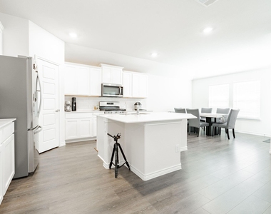 555 Delaware Road - Photo Thumbnail 14
