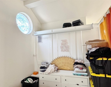 2504 State Street - Photo Thumbnail 8