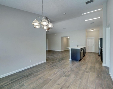 1913 Sw Swift Avenue - Photo Thumbnail 12