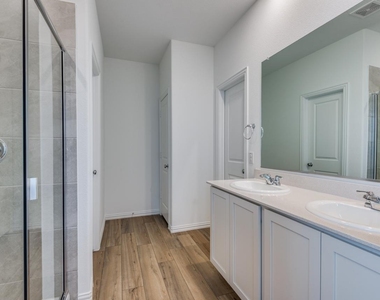 2204 Okeefe Drive - Photo Thumbnail 3
