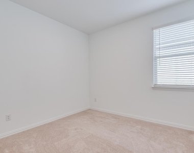 2204 Okeefe Drive - Photo Thumbnail 9