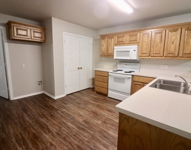 1124 W Spring Street - Photo Thumbnail 4