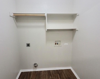 1124 W Spring Street - Photo Thumbnail 12