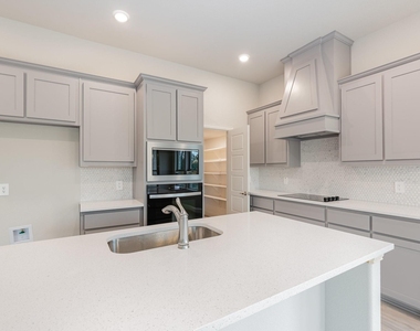 1019 Ella Drive - Photo Thumbnail 4